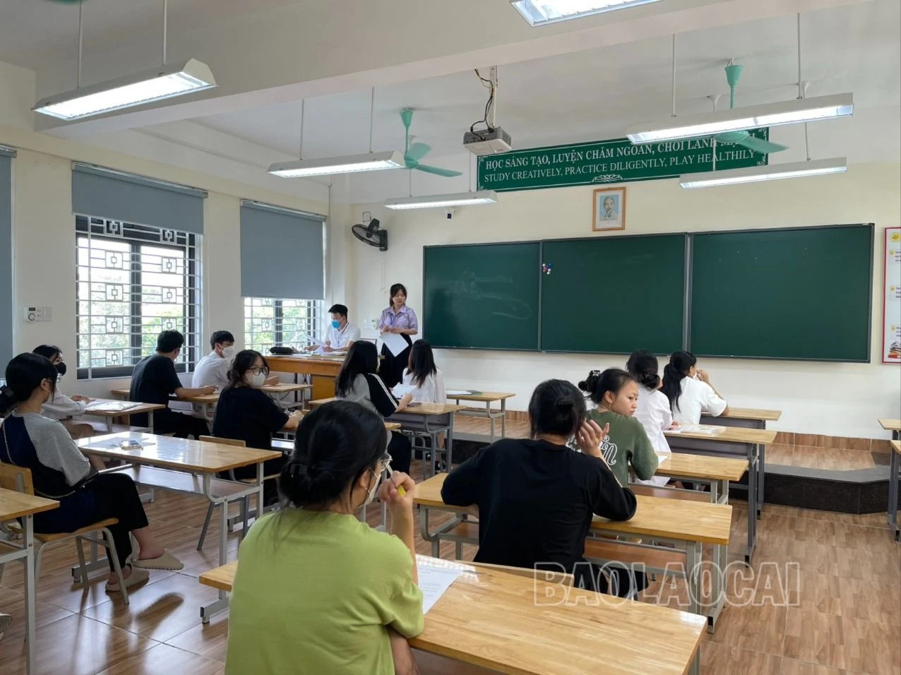 Phổ biến quy chế thi cho thí sinh tại điểm thi số 1 thành phố Lào Cai.jpg