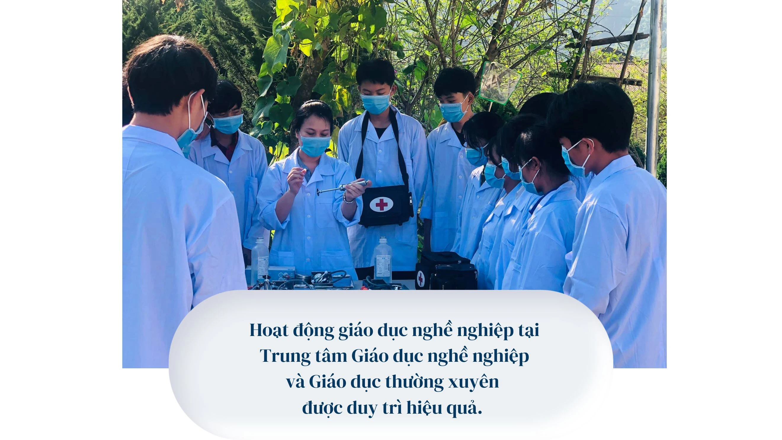 Huyện Si Ma Cai Quan tâm hướng nghiệp, giới thiệu việc làm (1).jpg