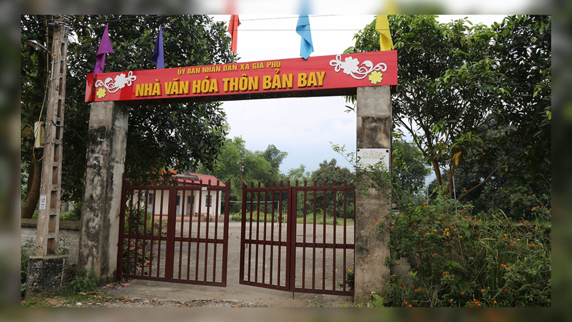 Nhà văn hoá thôn Bản Bay được xây dựng với 100% sức dân. Bản Bay ngày mới (2).jpg