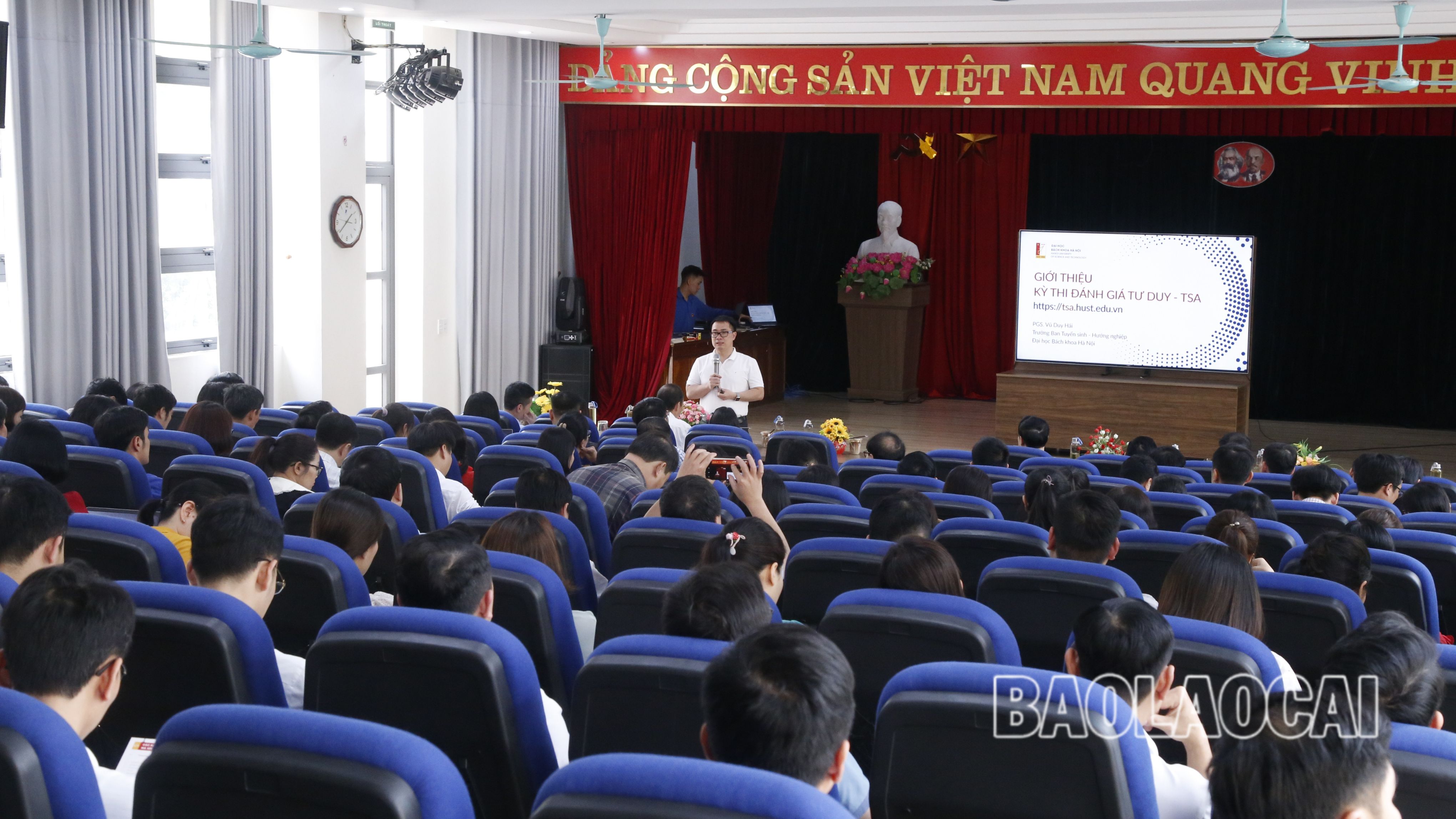 Quang cảnh hội nghị. A8E9EE1A-DAC5-4DFD-90B8-51D0D0F19619.jpeg