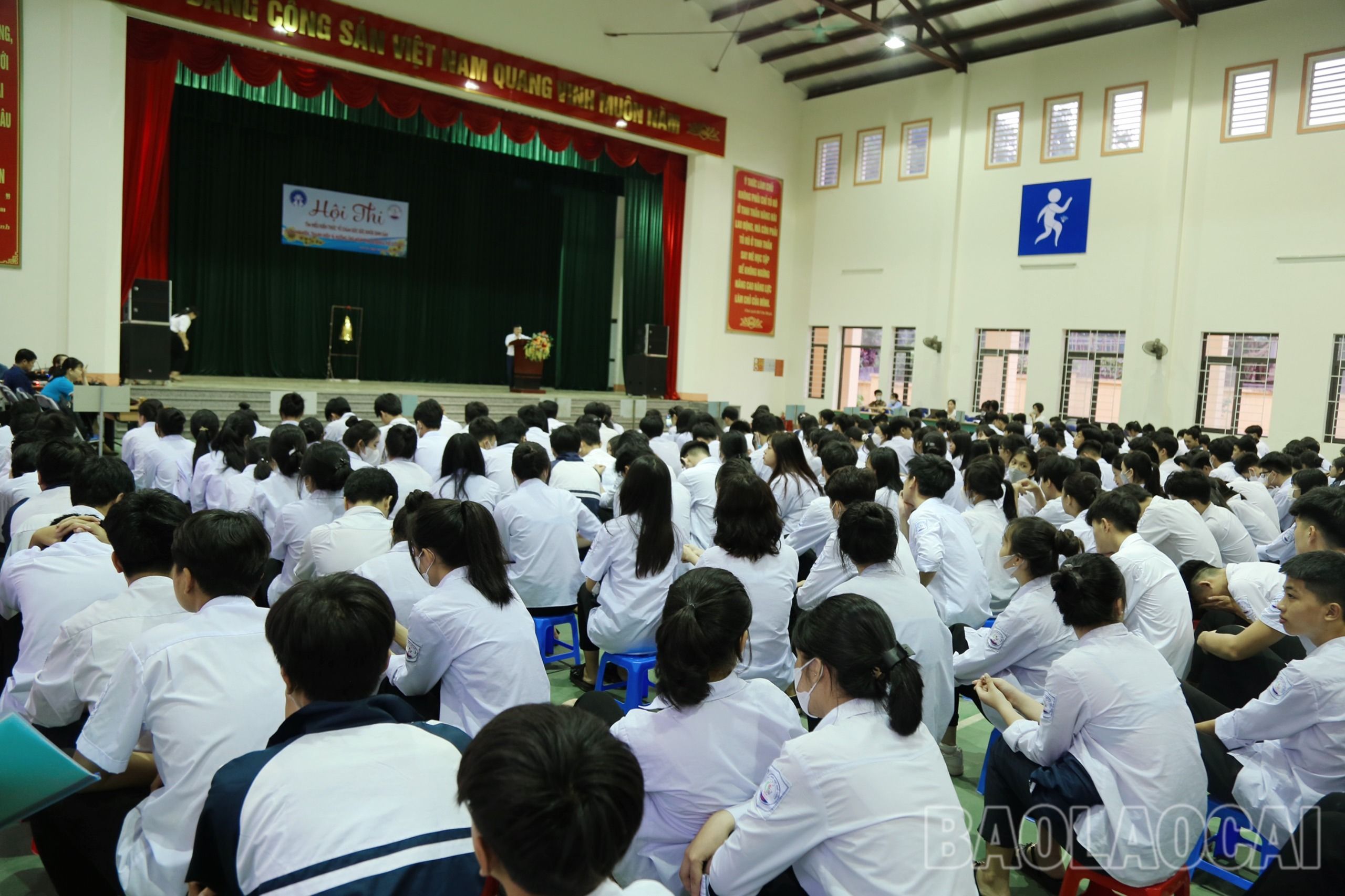 Hội thi có sự tham gia của hơn 600 học sinh Trường THPT số 4 thành phố Lào Cai. z4326246183954_68e2fdb62640ad29a45def3d02145709.jpg