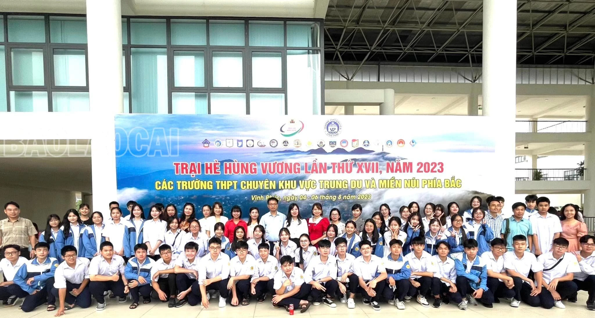 đoàn học sinh Lào cai.jpg