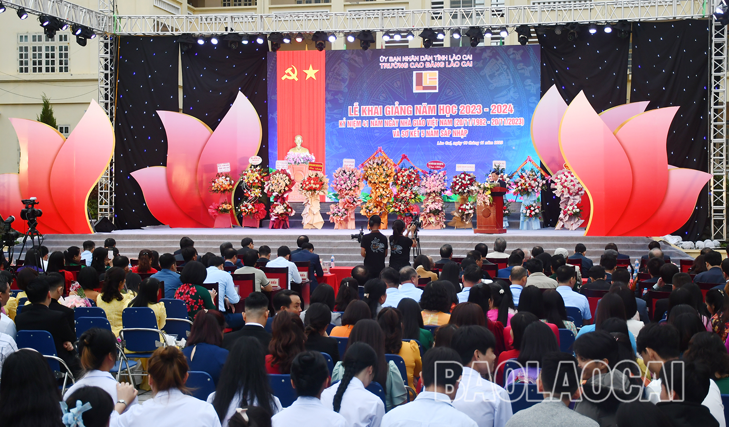 Quang cảnh buổi lễ. Quang cảnh Lễ kỷ niệm.jpg