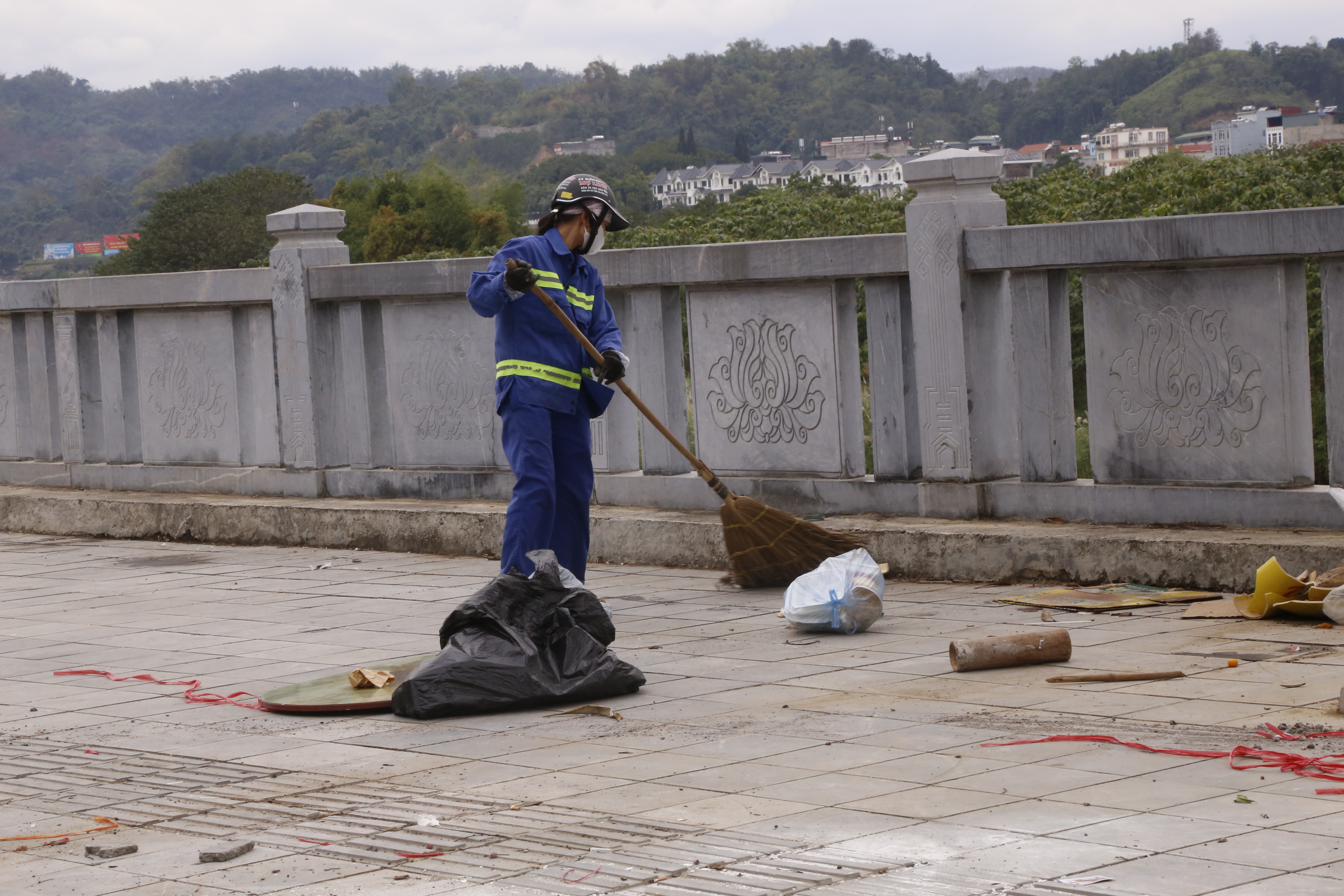 Công nhân vệ sinh, dọn đường phố chiều 30 tết. 7CBF5CBA-9EC7-46CF-990E-C94E0849E549.jpeg