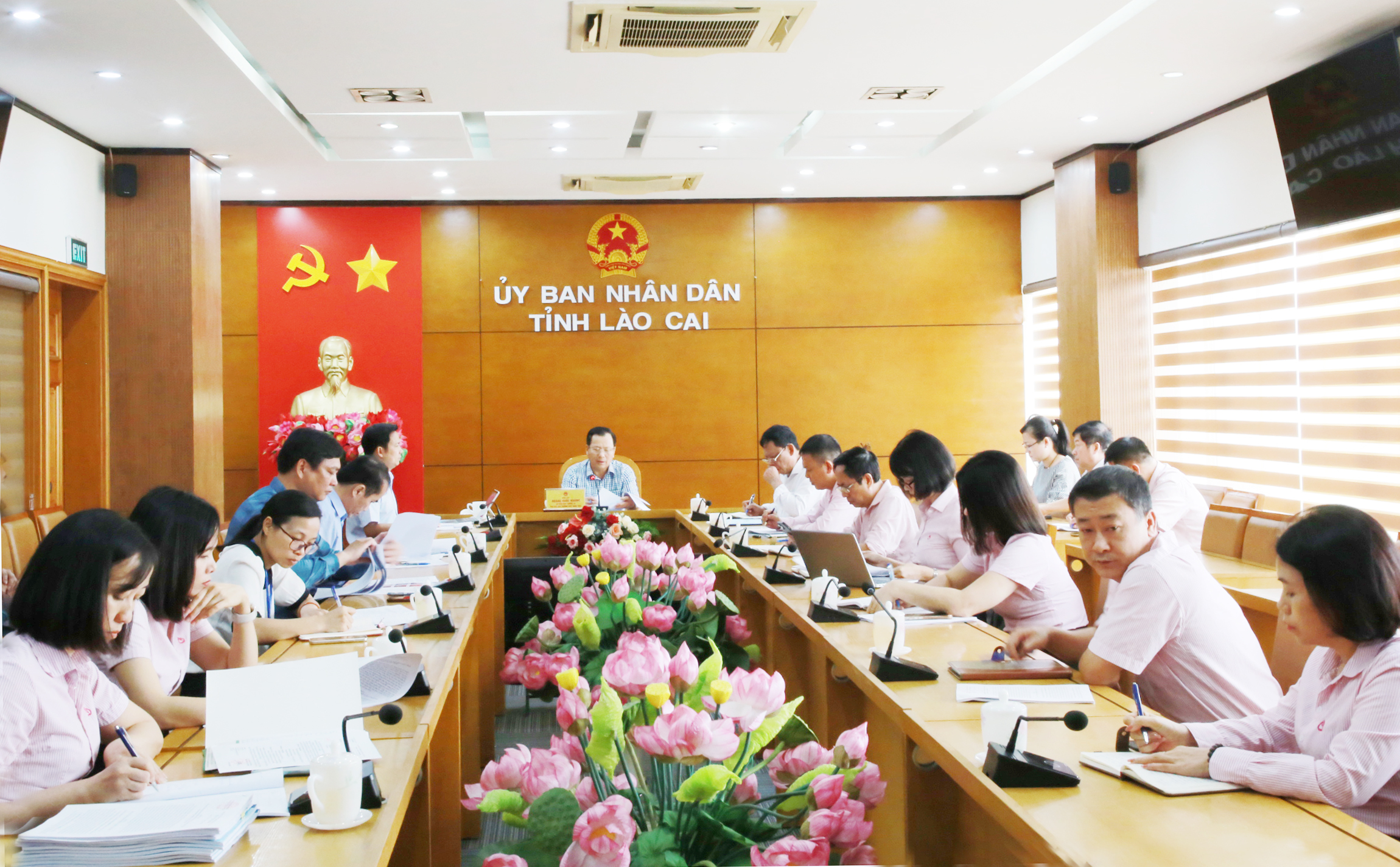 Quang cảnh cuộc họp. IMG_8703.JPG