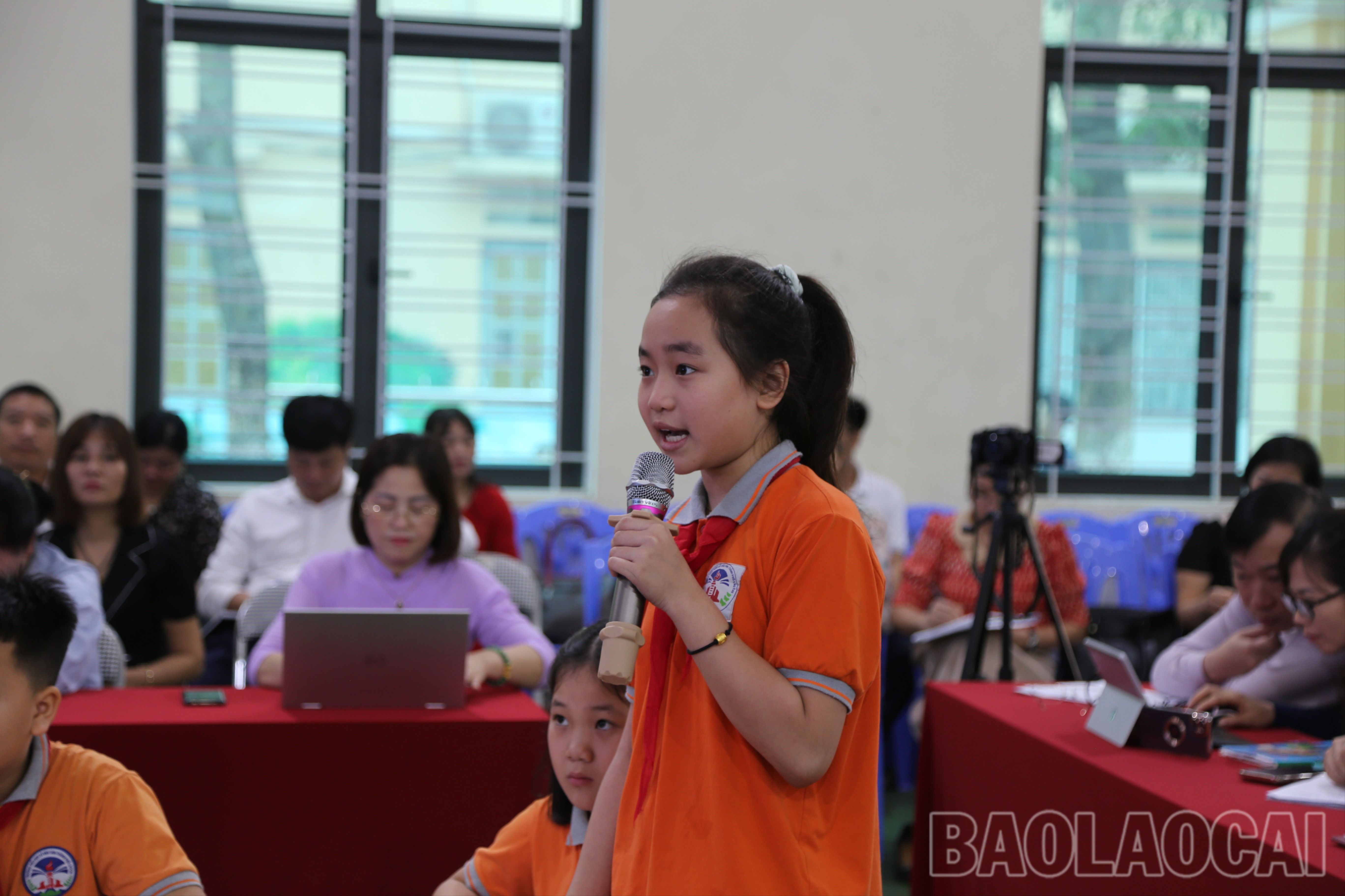 Học sinh hào hứng tham gia hoạt động sinh hoạt. IMG_7280.JPG