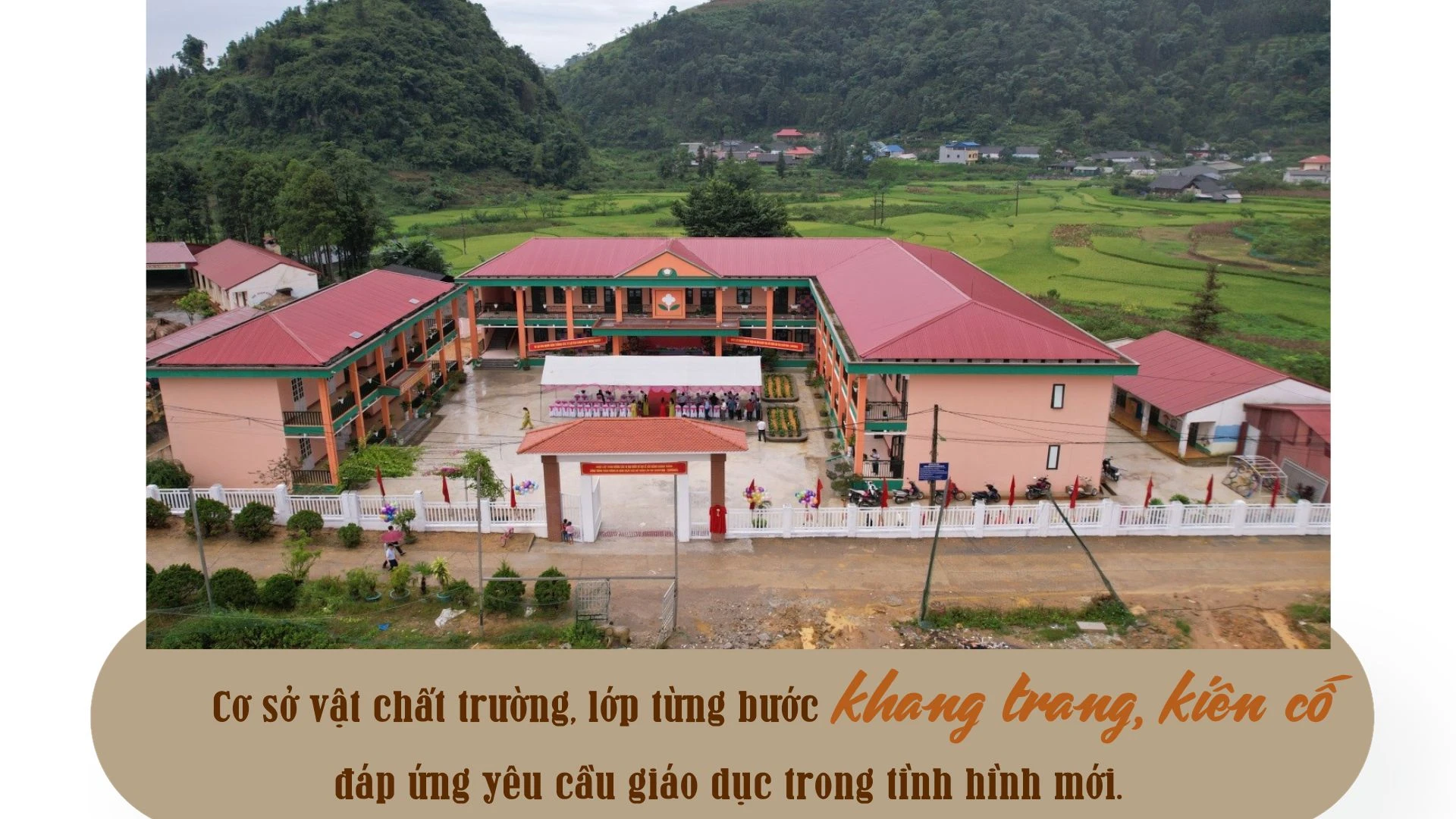 Mong rằng đồng bào các xã miền ngược thi đua với xã Bản Phố trong công việc xóa nạn mù chữ, đồng bào Bản Phố thì nên thi đua học bổ túc văn hóa để nâng cao hơn nữa trình độ hiểu biết của mình... (6).jpg