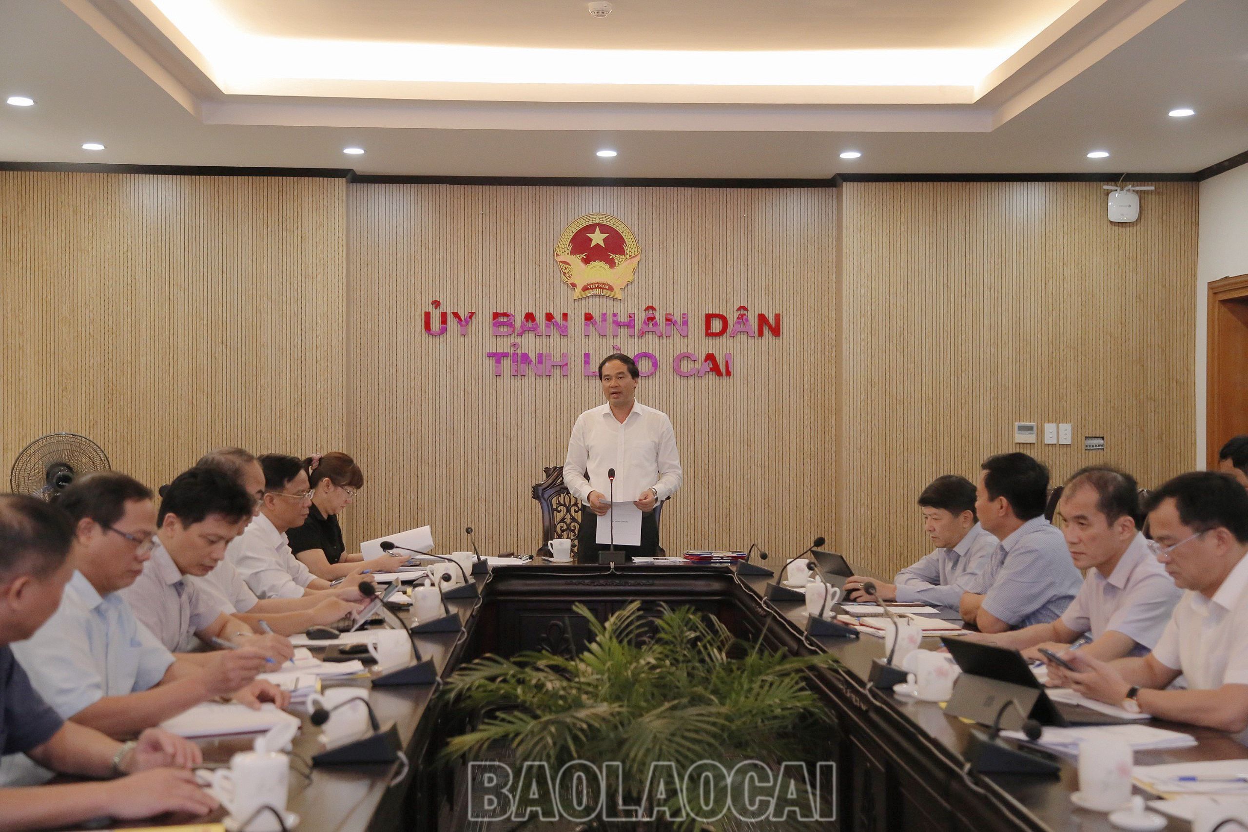 Quang cảnh buổi làm việc. z4406594355735_8805a166cee540de04e15c696da11ee3.jpg