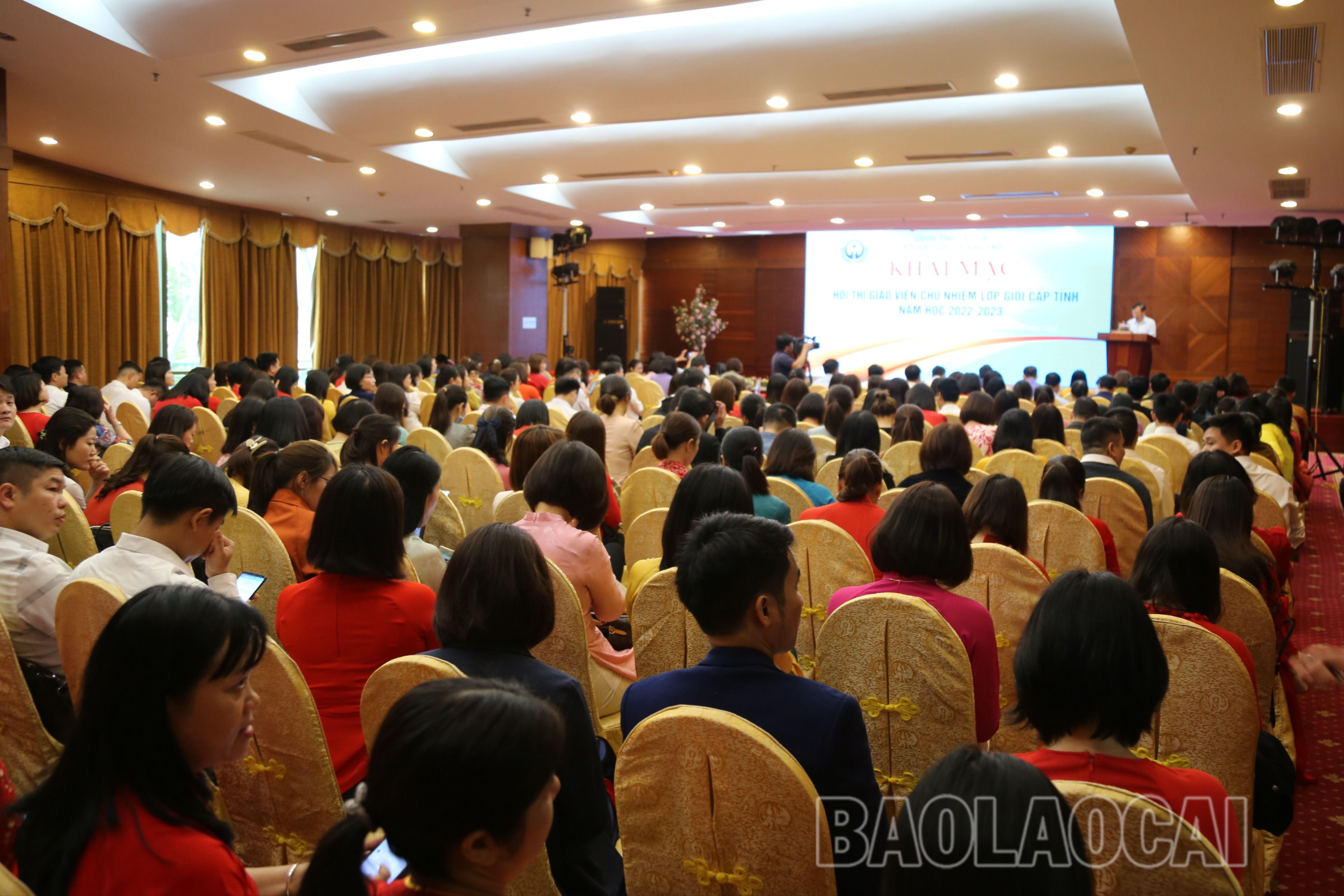 Quang cảnh lễ khai mạc. IMG_7232.JPG
