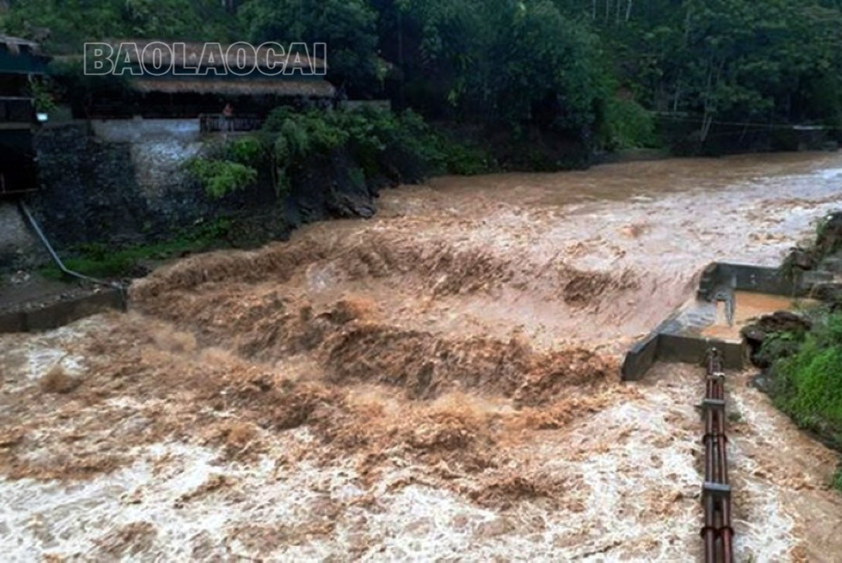 Người dân cần nâng cao cảnh giác, ứng phó với các tình huống thiên tai. 11223-6290.jpg