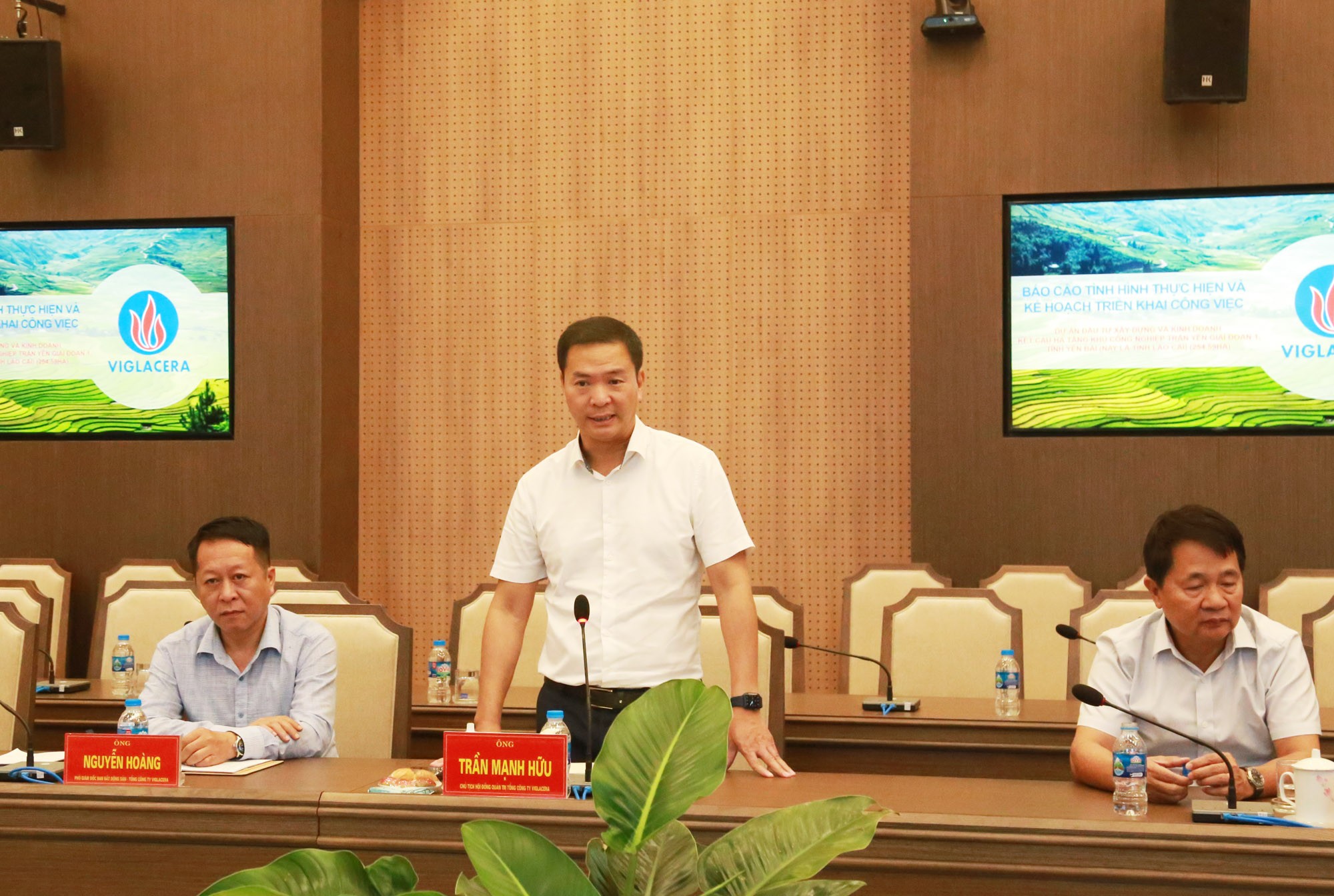 Ông Trần Mạnh Hữu, Chủ tịch Hội đồng quản trị Tổng Công ty Viglacera thông tin về tiến độ triển khai dự án. a5.jpg