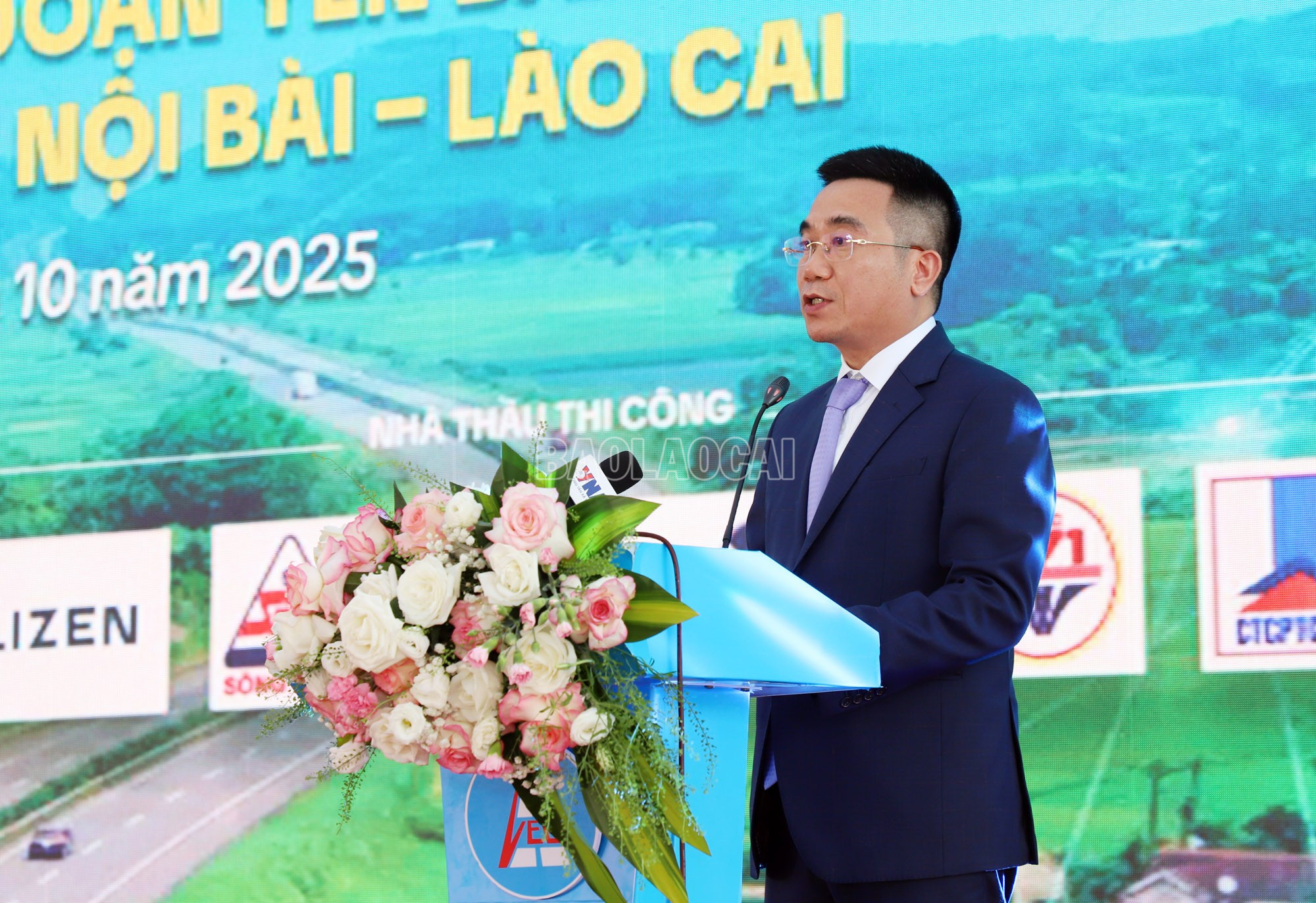 ÔngTrương Việt Đông - Chủ tịch Hội đồng thành viên Tổng công ty Đầu tư phát triển đường cao tốc Việt Nam phát biểu tại buổi lễ. baolaocai-c_img-6787.jpg