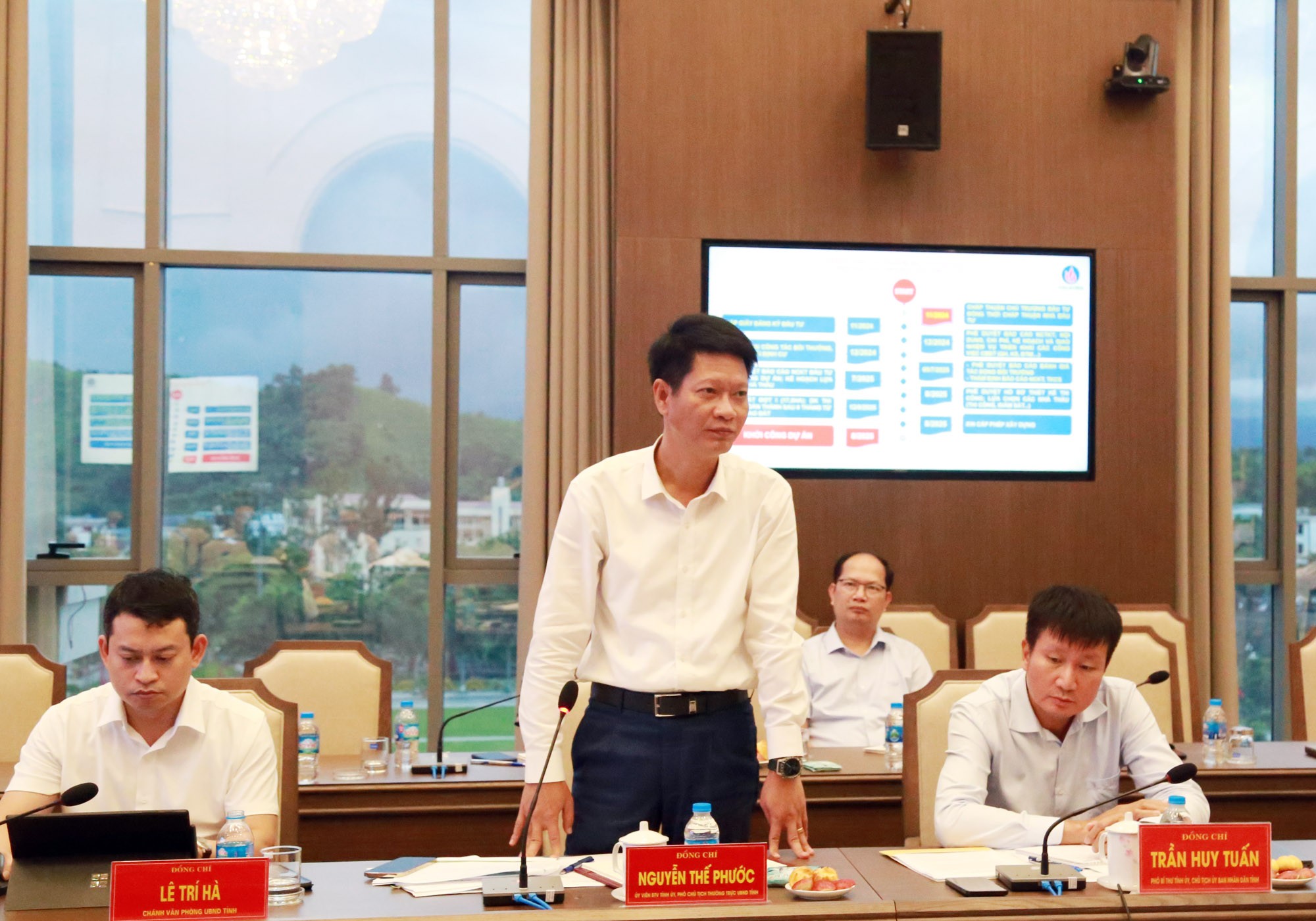 Đồng chí Nguyễn Thế Phước, Phó Chủ tịch Thường trực UBND tỉnh phát biểu. a4.jpg
