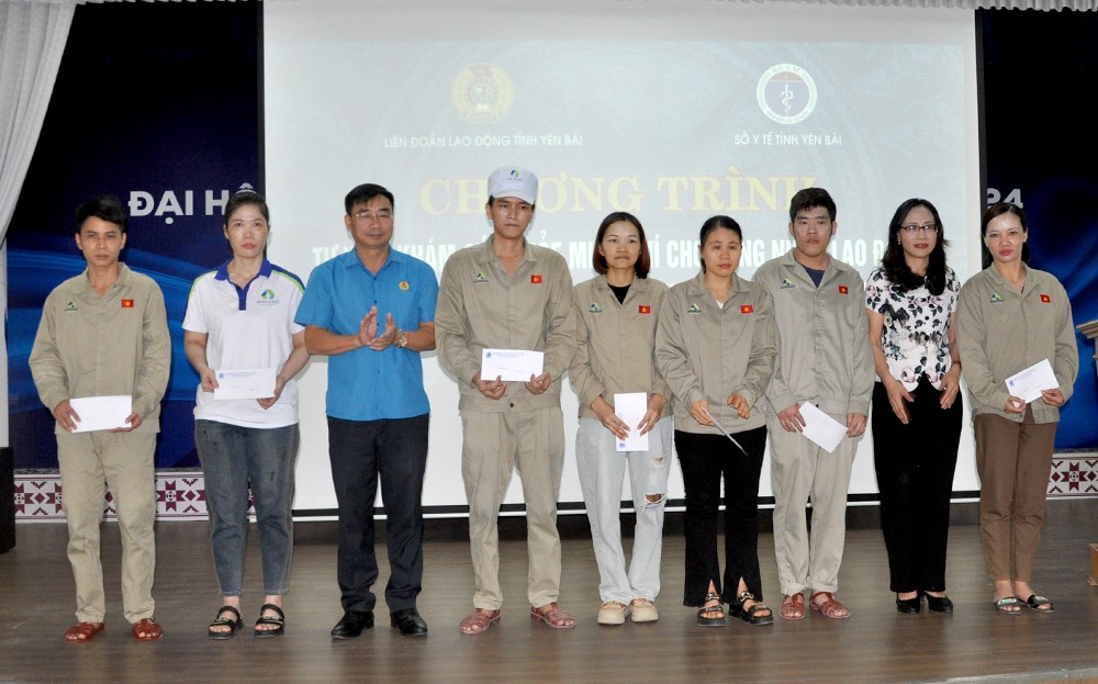 Khám bệnh miễn phí cho trên 200 công nhân lao động của Công ty Cổ phần An Tiến ảnh 1 Khám bệnh miễn phí cho trên 200 công nhân lao động của Công ty Cổ phần An Tiến ảnh 1