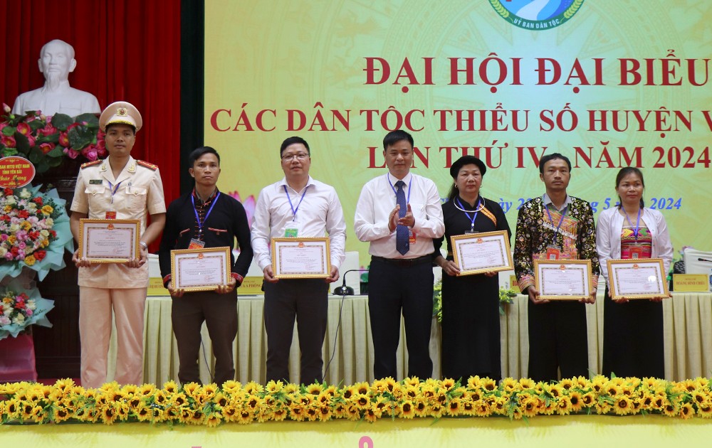 Đại hội đại biểu các dân tộc thiểu số huyện Văn Chấn lần thứ IV, năm 2024 ảnh 6 Đại hội đại biểu các dân tộc thiểu số huyện Văn Chấn lần thứ IV, năm 2024 ảnh 6