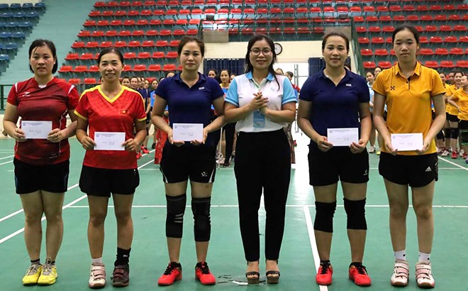 Huyện Lục Yên giành giải Nhất Giải Bóng chuyền hơi nữ năm 2023 ảnh 1 Huyện Lục Yên giành giải Nhất Giải Bóng chuyền hơi nữ năm 2023 ảnh 1