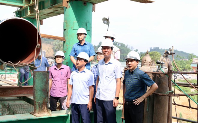 Phó Chủ tịch Thường trực UBND tỉnh Nguyễn Thế Phước kiểm tra tiến độ các công trình giao thông trọng điểm ảnh 1 Phó Chủ tịch Thường trực UBND tỉnh Nguyễn Thế Phước kiểm tra tiến độ các công trình giao thông trọng điểm ảnh 1