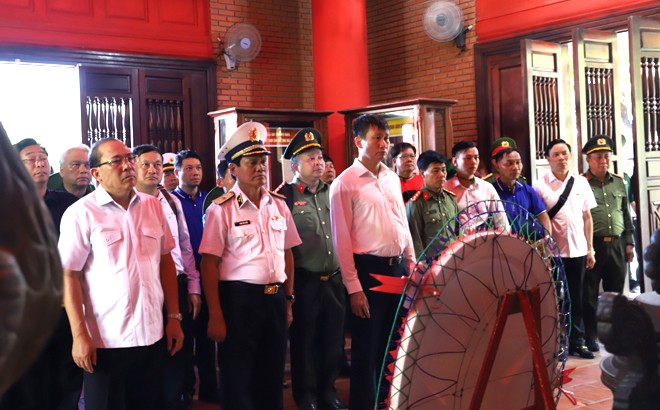 Đoàn công tác số 12 hoàn thành nhiệm vụ thăm, động viên quân dân Trường Sa ảnh 4 Đoàn công tác số 12 hoàn thành nhiệm vụ thăm, động viên quân dân Trường Sa ảnh 4