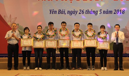Yên Bái: Tuyên dương 192 học sinh có thành tích xuất sắc năm học 2017 - 2018 ảnh 3 Yên Bái: Tuyên dương 192 học sinh có thành tích xuất sắc năm học 2017 - 2018 ảnh 3