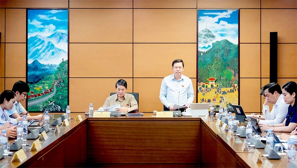 Đại biểu Quốc hội tỉnh Yên Bái đóng góp ý kiến vào việc hoàn thiện cơ chế, chính sách phát triển kinh tế tư nhân và nâng cao hiệu quả công tác xây dựng pháp luật ảnh 1