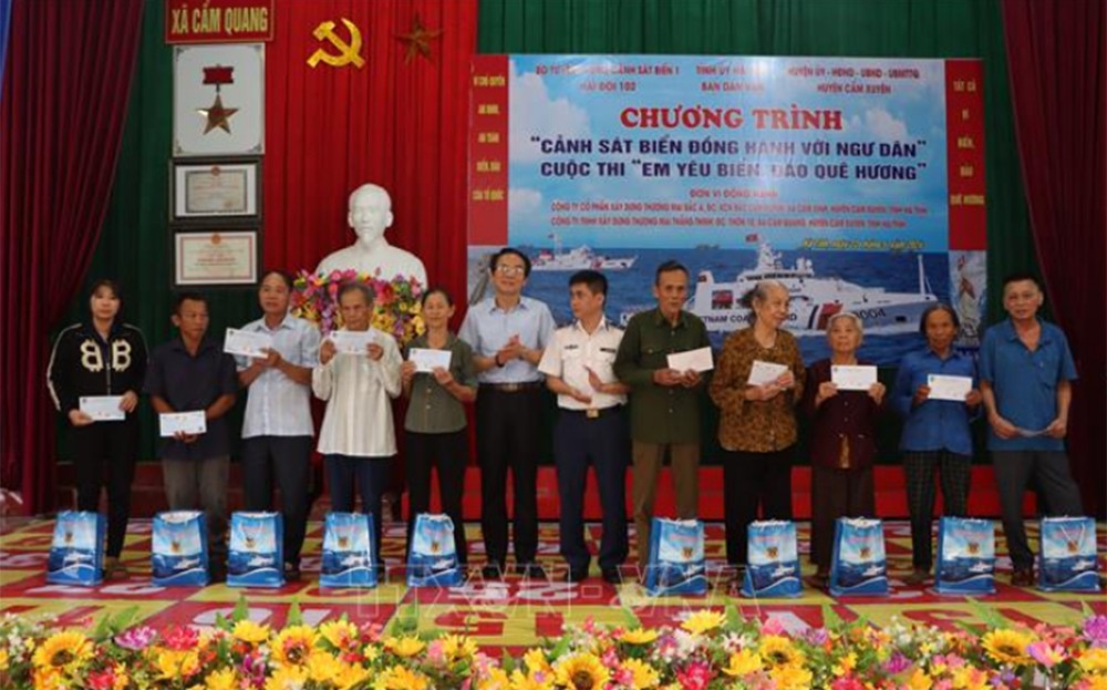 Lan tỏa chương trình "Cảnh sát biển đồng hành cùng ngư dân" ảnh 1 Lan tỏa chương trình "Cảnh sát biển đồng hành cùng ngư dân" ảnh 1