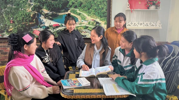 Lặng thầm chắp cánh ước mơ cho học trò trên đỉnh Suối Giàng