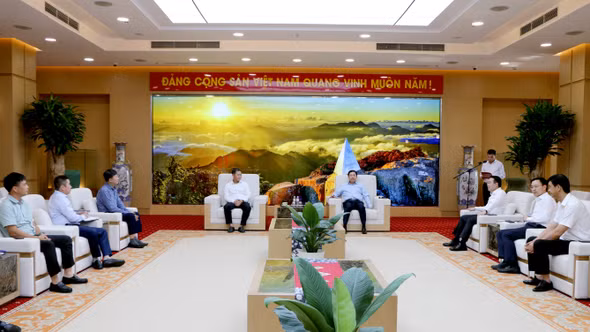 Bí thư Tỉnh ủy Dương Quốc Huy: Đẩy nhanh tiến độ Khu công nghiệp Trấn Yên, tạo điều kiện để Viglacera mở rộng đầu tư