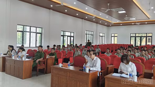 Tư vấn pháp luật, tiếp sức cho phạm nhân tái hòa nhập cộng đồng