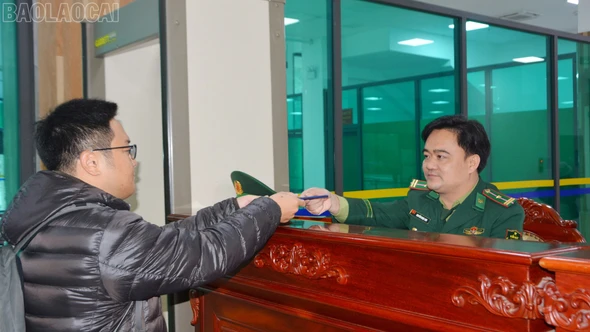 “Phục vụ nhanh nhất, tốt nhất” nhu cầu xuất, nhập cảnh 