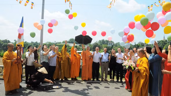 Đông đảo tăng ni, phật tử dự Đại lễ Phật đản Phật lịch 2570 tại chùa Tùng Lâm Ngọc Am