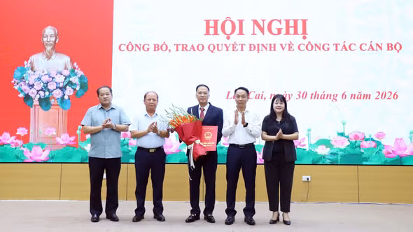 Hội nghị công bố, trao quyết định bổ nhiệm Phó Chánh Văn phòng Đoàn ĐBQH và HĐND tỉnh