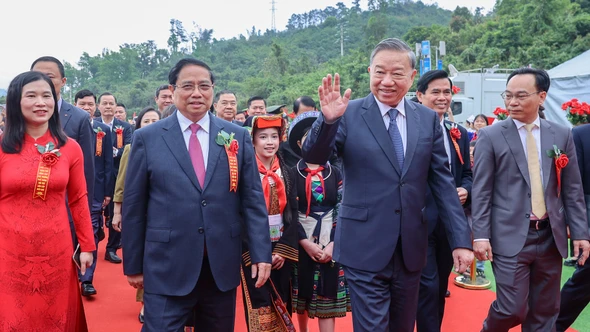 Tổng Bí thư, Thủ tướng dự lễ khởi công đồng loạt 121 trường nội trú ở biên giới