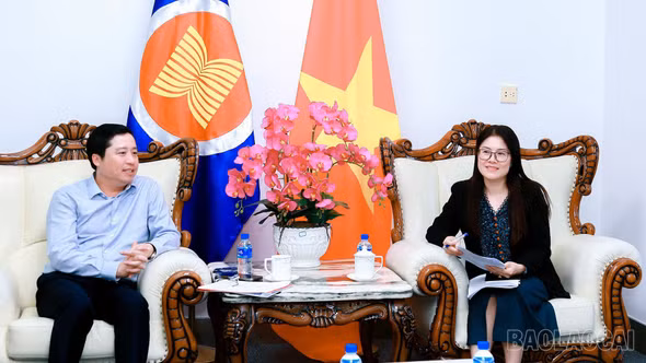 Bí thư Tỉnh ủy Dương Quốc Huy thăm và làm việc với Tổng Lãnh sự quán Việt Nam tại Côn Minh, Vân Nam (Trung Quốc)