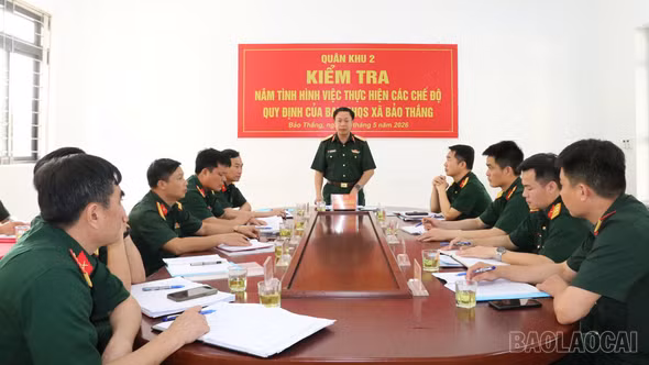 Quân khu 2 kiểm tra nắm tình hình việc thực hiện các chế độ quy định của Ban CHQS xã Bảo Thắng