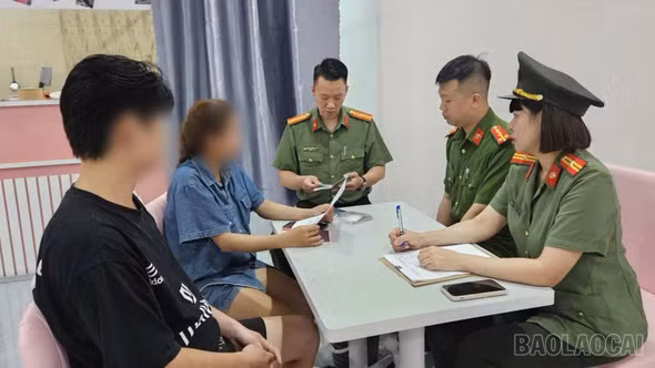 Công an xã Bát Xát xử phạt 4 triệu đồng trường hợp không khai báo tạm trú cho người nước ngoài