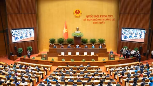 Ngày 4/8, Quốc hội thảo luận tại tổ các dự án luật về quốc phòng