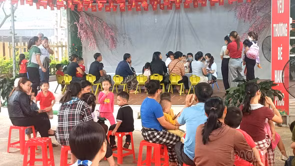 Hơn 1.000 trẻ mầm non được khám và sàng lọc khuyết tật tại Lào Cai