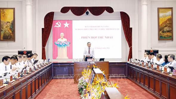 Tổng Bí thư, Chủ tịch nước Tô Lâm: Tạo chuyển biến đo được trong cắt giảm thủ tục hành chính, tháo gỡ điểm nghẽn thể chế