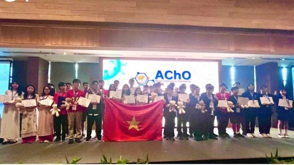 Đoàn học sinh Việt Nam xuất sắc dành 44 giải thưởng tại Kỳ thi Olympic Hóa học Châu Á