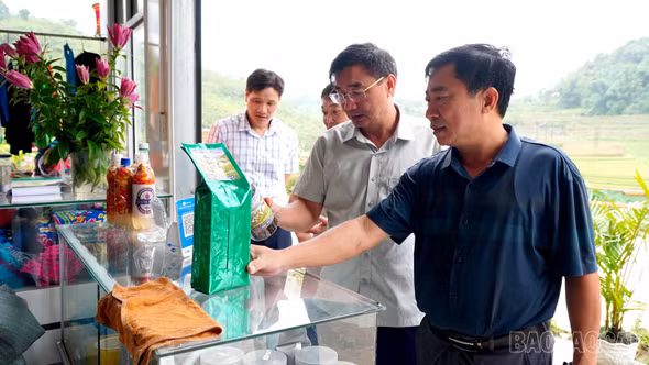 Hội Nông dân tỉnh Lào Cai làm việc với Đảng ủy xã Mường Hum về phát triển nông nghiệp, nông dân, nông thôn