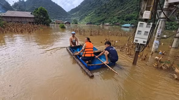 Cao Bằng: Hàng trăm ngôi nhà và hơn 20 tuyến đường vẫn bị ngập nước