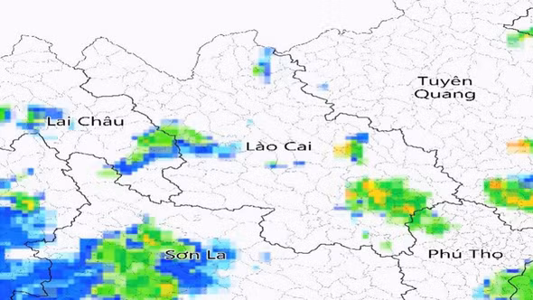 Lào Cai cảnh báo dông, lốc, sét, mưa đá và mưa lớn cục bộ trong vài giờ tới