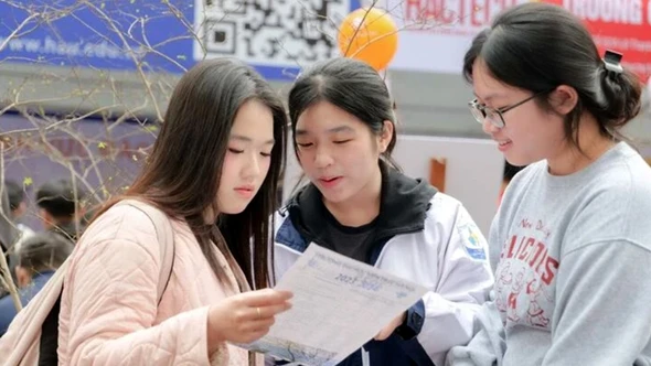 Hàng loạt đại học 'nói không' với tổ hợp C00 năm 2026, chuyên gia lý giải