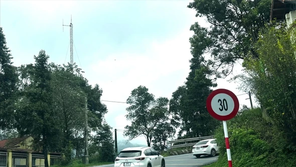 Lào Cai điều chỉnh biển hạn chế tốc độ đường lên Sa Pa sau phản ánh của Báo Tiền Phong