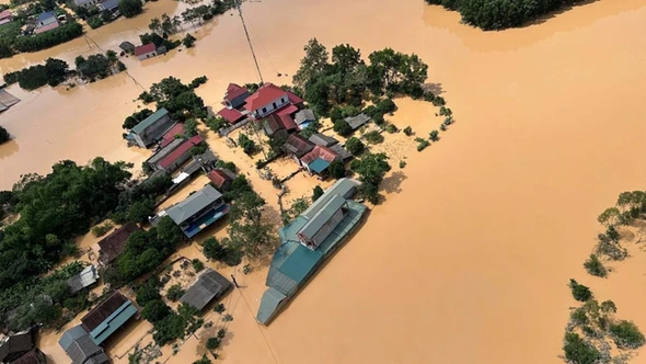 Khẩn trương chi trả bảo hiểm cho người dân, doanh nghiệp bị thiệt hại do mưa lũ