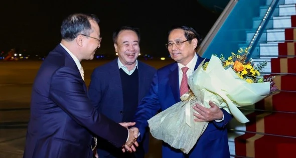 Thủ tướng Phạm Minh Chính về tới Hà Nội, kết thúc tốt đẹp chuyến công tác tại Lào