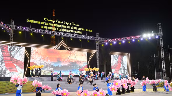 Ấn tượng chương trình nghệ thuật “Lào Cai - Bản hùng ca khát vọng vươn xa”