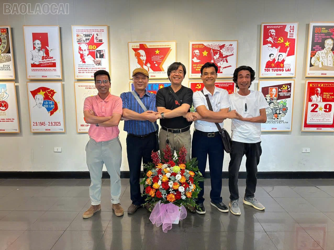 Họa sĩ Nguyễn Đình Thi tham gia triển lãm Mỹ thuật tại Thủ đô Hà Nội. baolaocai-tl_z7004320211075-9c94895d2f0479c212236cda15584631.jpg