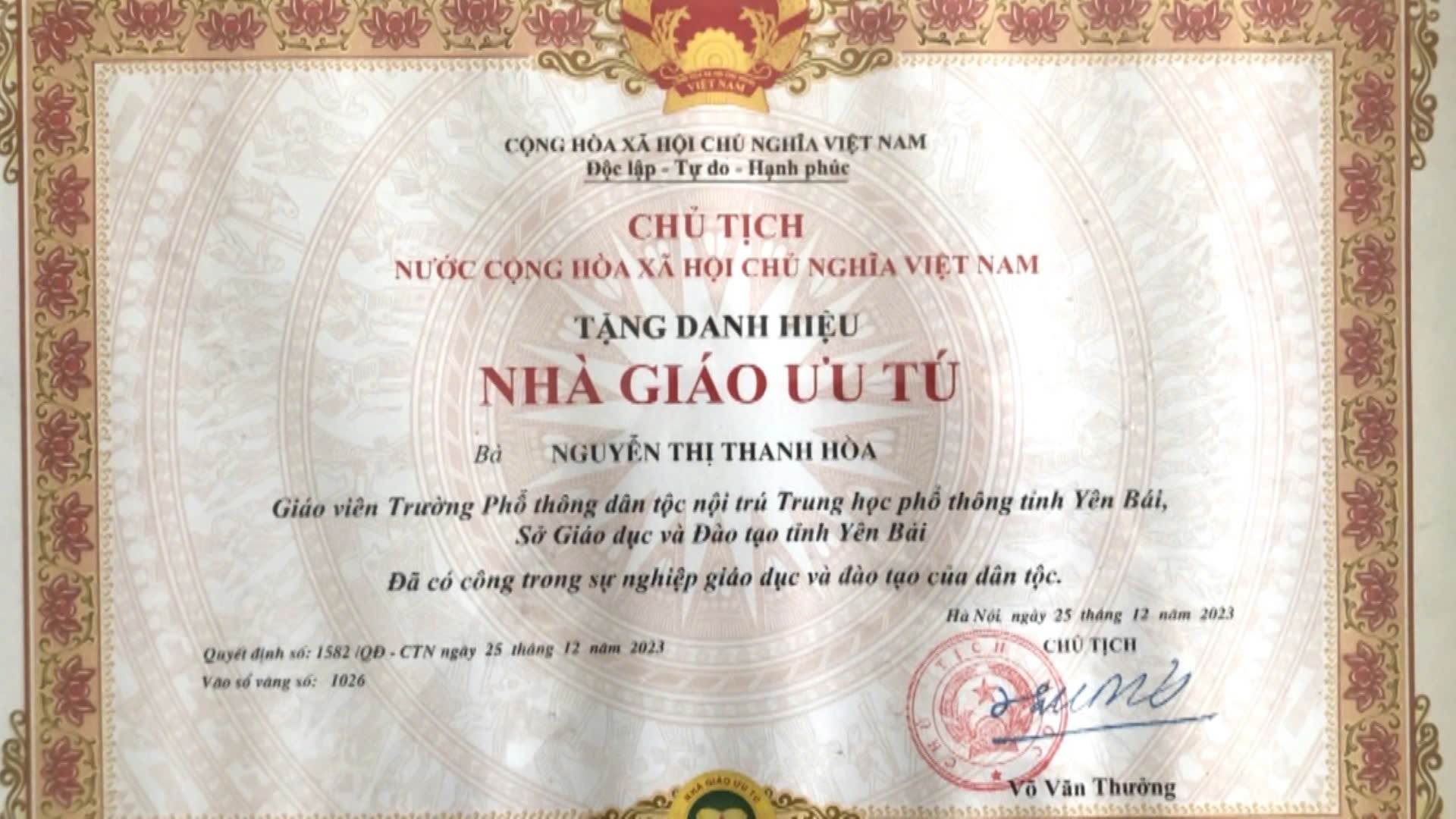 Năm 2023 cô giáo Nguyễn Thị Thanh Hòa vinh dự được Chủ tịch nước phong tặng danh hiệu Nhà giáo ưu tú z7077292433762-549801333e71552220e2d596f5d93489.jpg