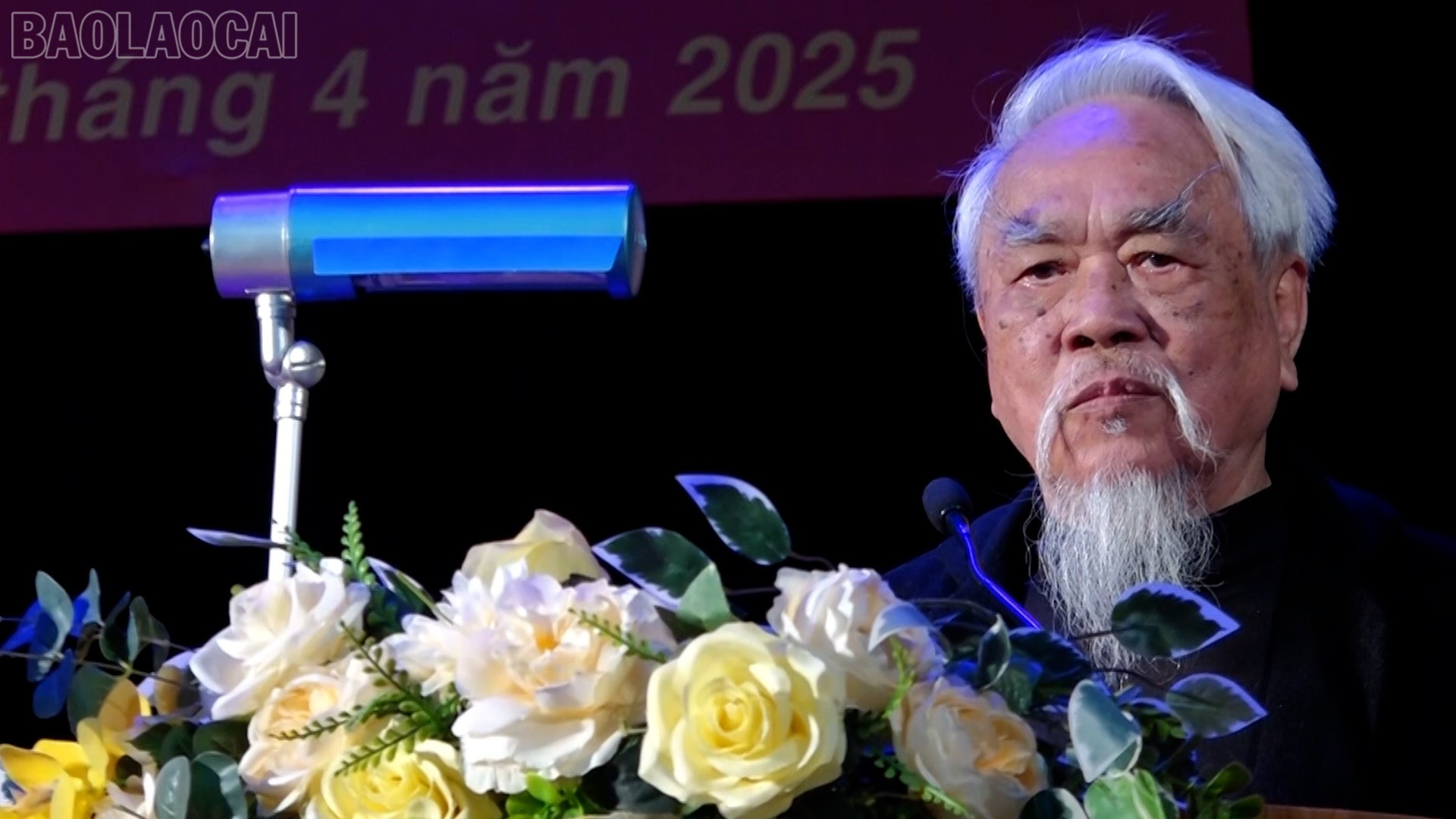 Nhà thơ - nhạc sĩ Ngọc Bái tại buổi hội thảo. baolaocai-tl_van-nghe-ngay-6-4-2025-ngoc-bai-voi-nhung-dau-an-vhnt00-20-36-00still007.jpg